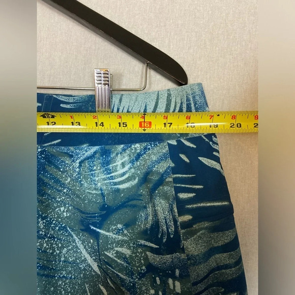 Lululemon Athletica Current State Swim Beach Board Short 9"  Sz 36 - Picture 10 of 11